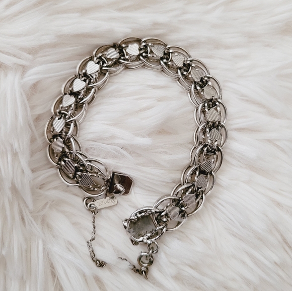 Monet Etched Heart Link Bracelet - Picture 9 of 10